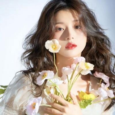 驼背人与舞女